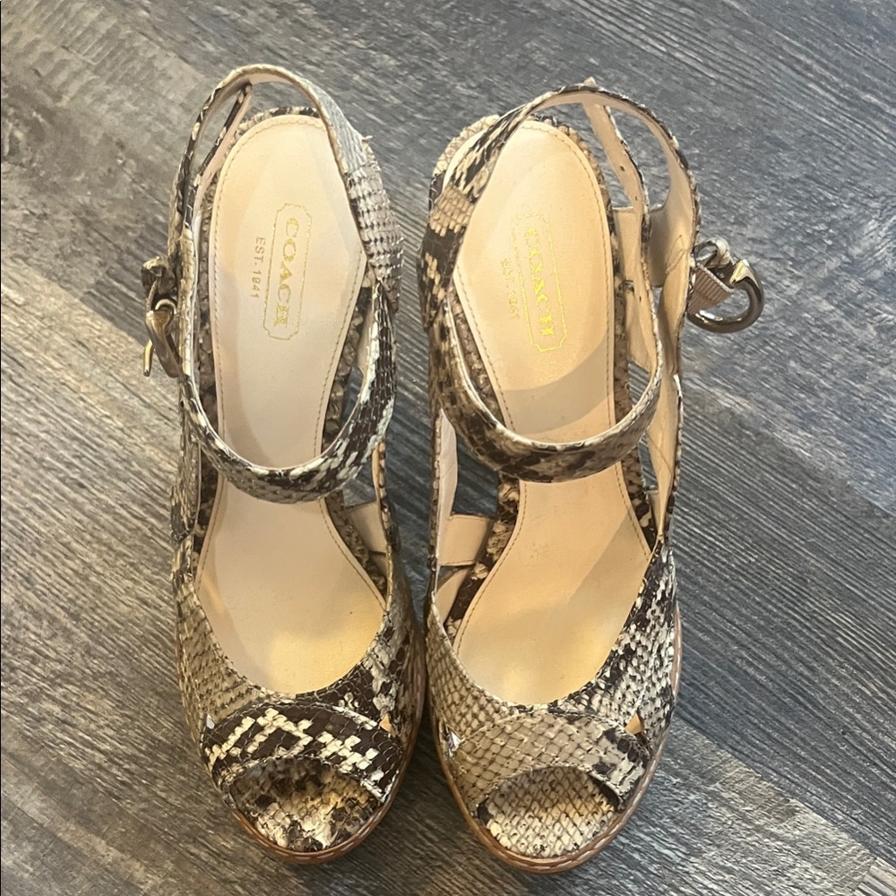 Coach Women's Beige and Black Snakeskin Sandals